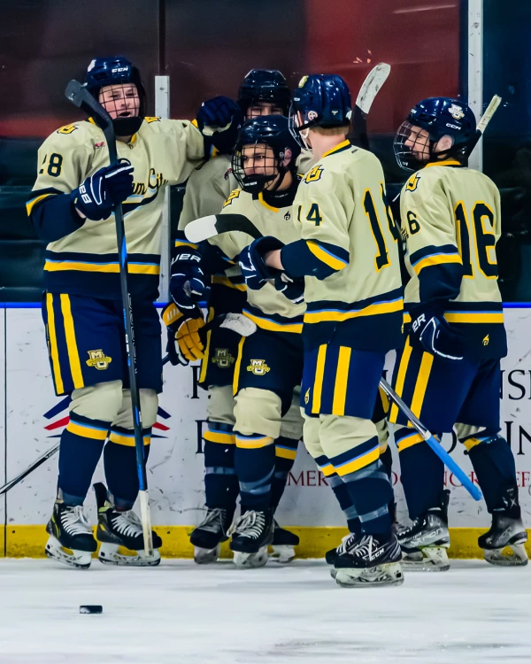 Marquette Hockey on the ice